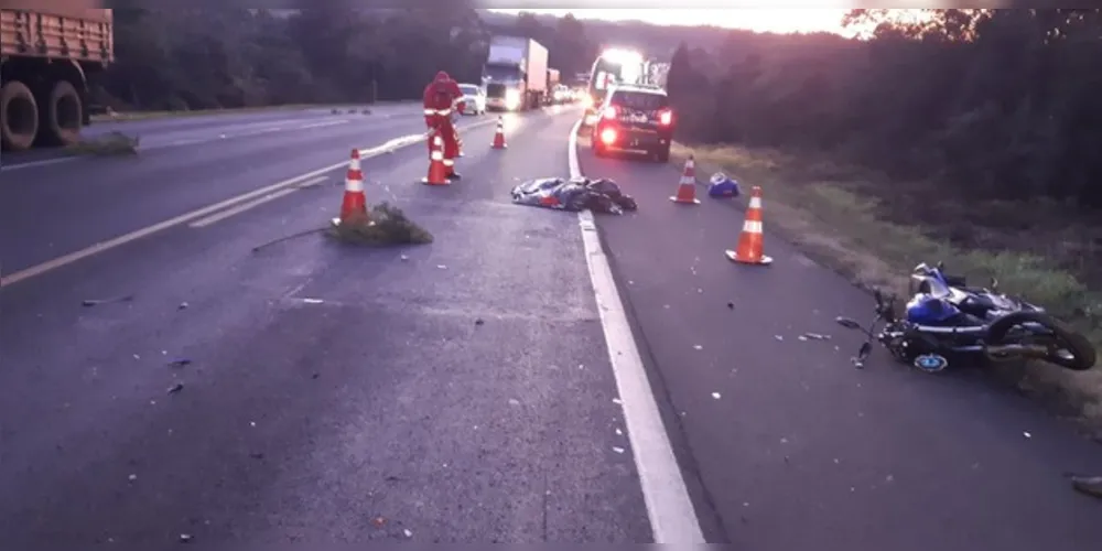 Piloto da moto tentou fazer ultrapassagem proibida e morreu no acidente, segundo a PRF
