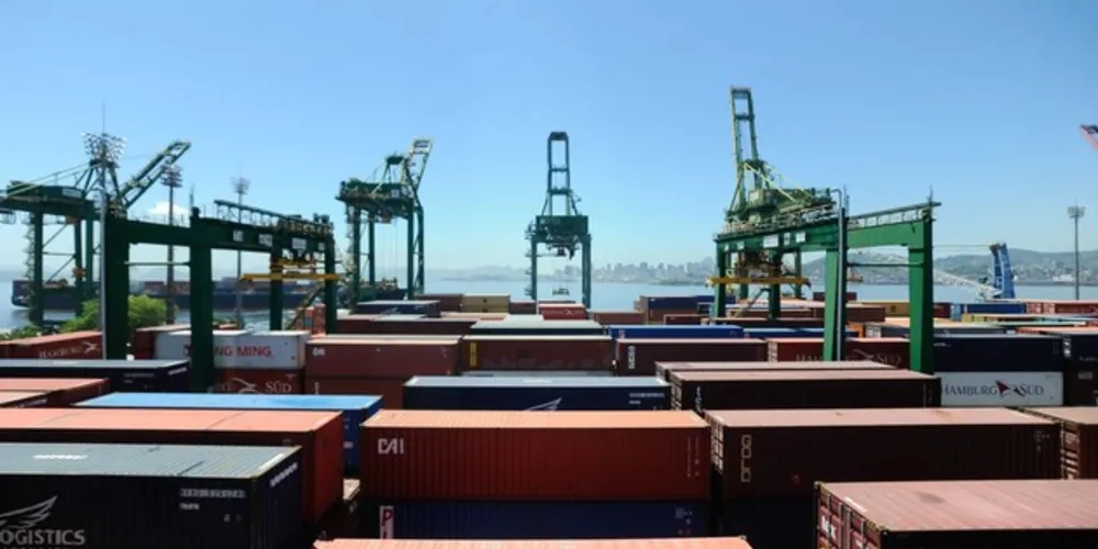 Exportações recuaram 10,4%, na comparação do ano passado. No acumulado do primeiro semestre, a queda chegou a 3,5%