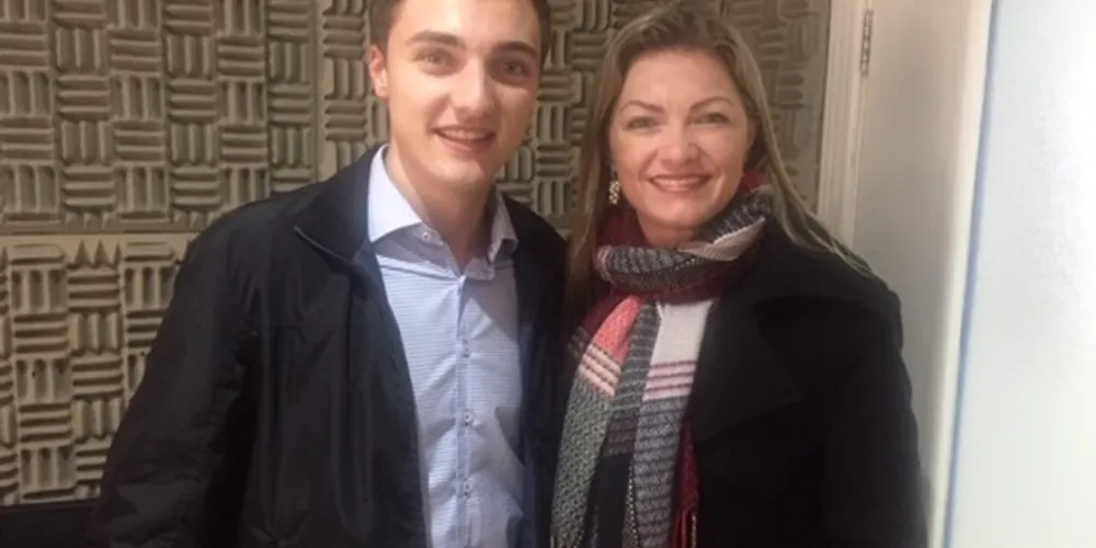 Imagem ilustrativa da imagem Zampieri e Aline Sleutjes viabilizam R$ 500 mil para a Saúde