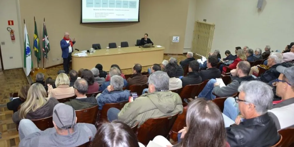 Especialista esteve em Curitiba nessa quarta-feira (17) para falar sobre as projeções para o setor agropecuário 