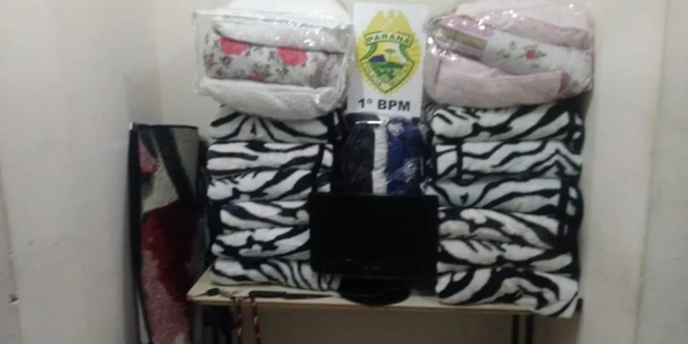 Crime aconteceu por volta de 3h e parte dos produtos furtados foram recuperados