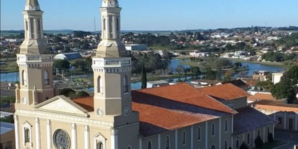 A partir de quarta-feira (17), a Igreja Matriz Senhora Sant’Ana, receberá seus fiéis para celebrar a 96ª Festa da Padroeira do munícipio