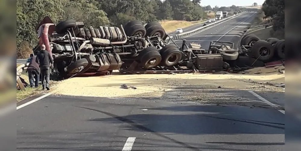 Pista Carambeí/Ponta Grossa está fechada na altura do km 165 da PR-151