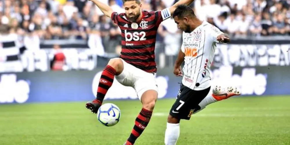 Imagem ilustrativa da imagem Com uso do VAR, Corinthians e Flamengo empatam em 1 a 1