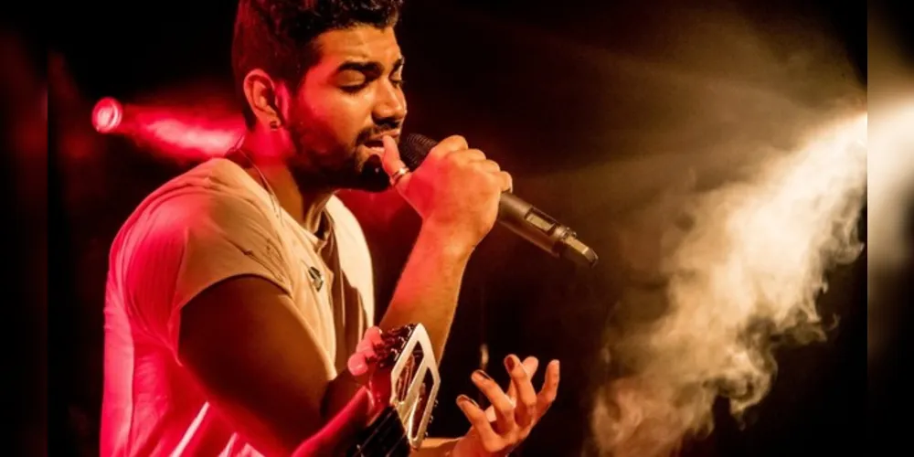 O show do cantor que é fenômeno nacional do samba pop romântico está agendado para o dia 25 de julho (quinta-feira), véspera de feriado da Padroeira da cidade