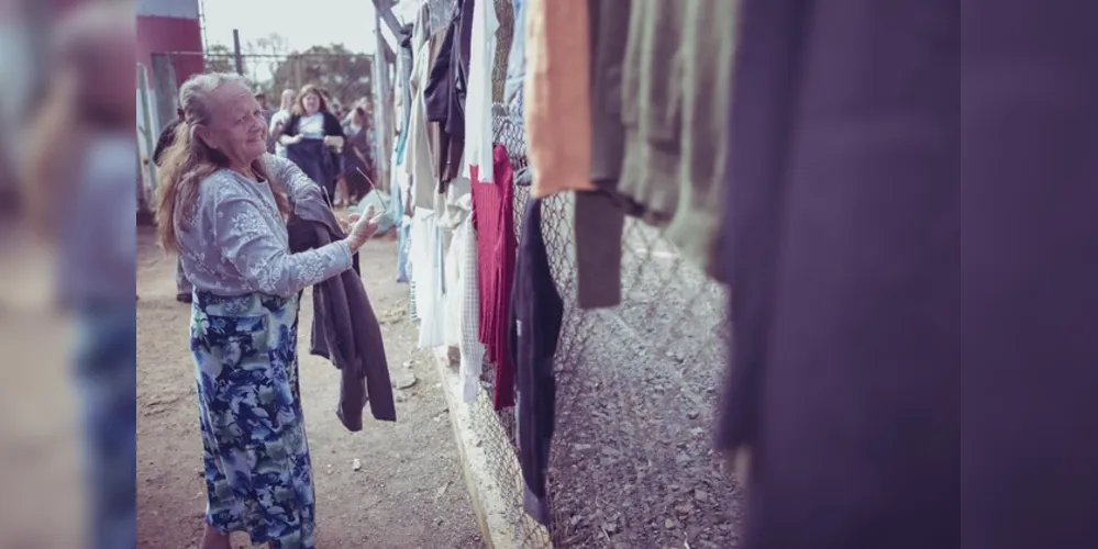 O objetivo nesta iniciativa é disponibilizar roupas e agasalhos para as pessoas mais necessitadas