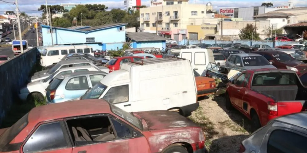 Os interessados em fazer uma visitação, para conferir pessoalmente a situação dos carros, devem ir até a sede da AMTT 