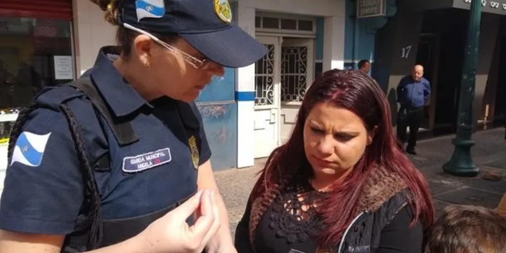Patrulha Maria da Penha, órgão vinculado a Secretaria Municipal de Cidadania e Segurança Pública (SMCSP), participou do ato em combate ao feminicídio, realizado no Calçadão entre a manhã e a tarde de hoje (22)