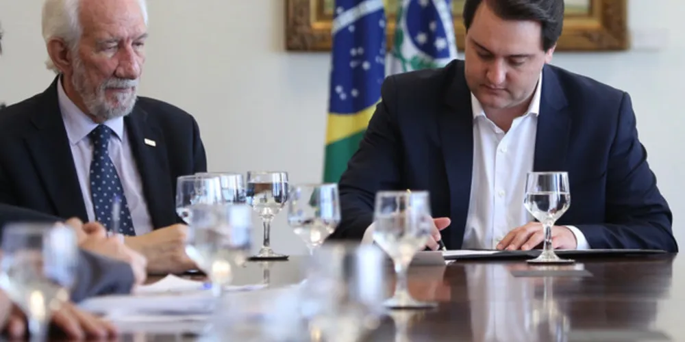 Governador sancionou a lei que congela os salários dele, vice-governador e secretários de Estado até dezembro de 2022