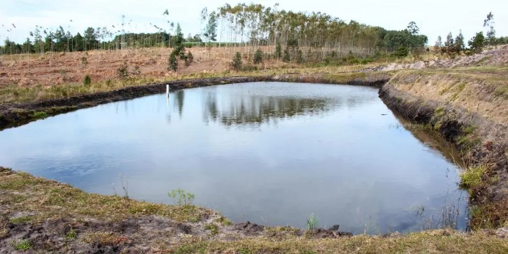 Moradores do Rancho Alegre, atendidos em 2018, aprovam os tanques