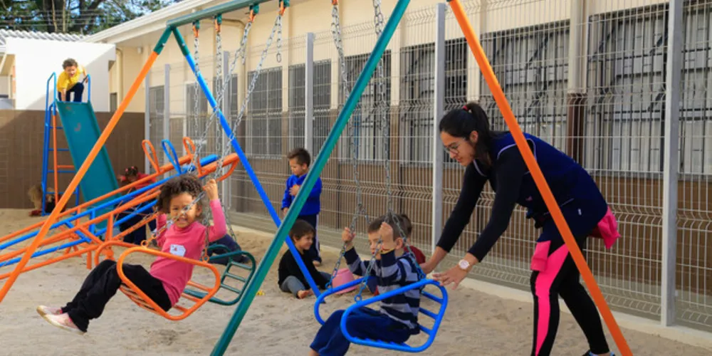 Secretaria Municipal de Educação proporciona férias divertidas para os pequenos em polos do programa

