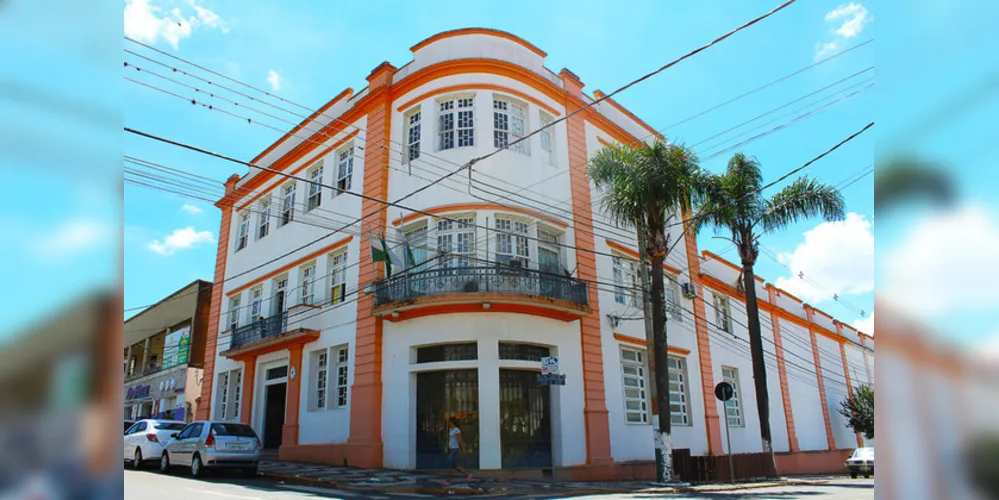 O curso é gratuito, contudo para realizar a inscrição é necessário levar uma lata de leite em pó de 400 gramas