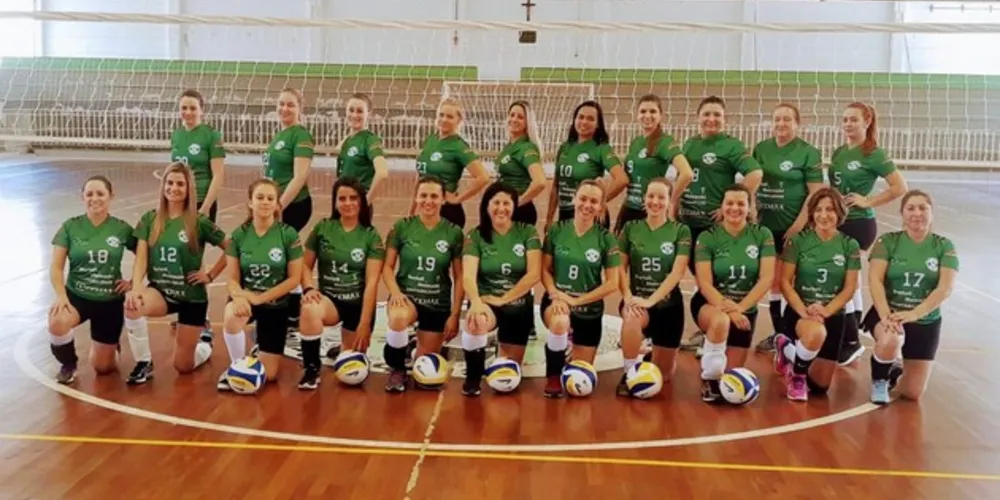 Imagem ilustrativa da imagem Clube Verde oferece
aula de vôlei para sócios