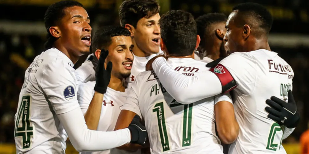 Vitória fora de casa dá ao Flu vantagem de empatar no jogo de volta
