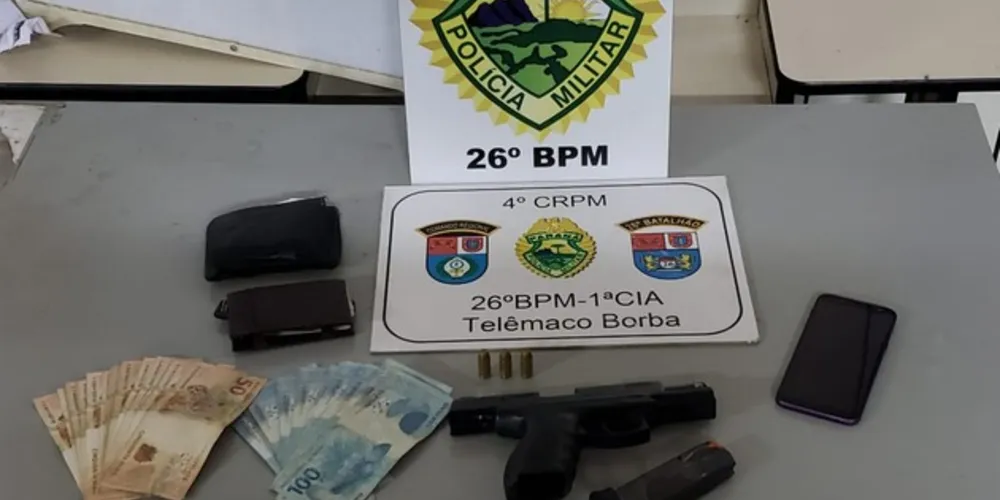 Todo o dinheiro roubado foi recuperado e a pistola usada no crime foi apreendida
