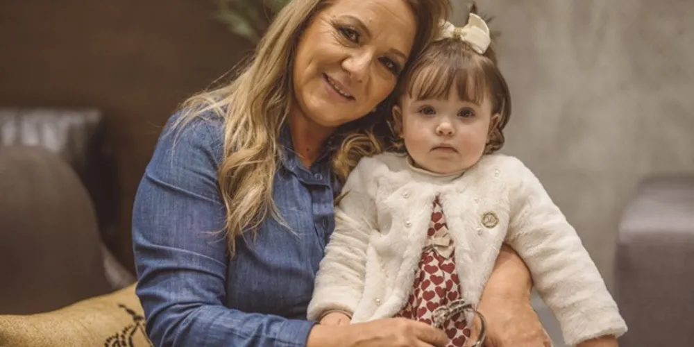 Neiva Galvão e a neta Melissa Galvão Kubaski
