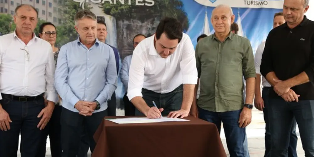 Serão executados projetos de infraestrutura, como pavimentação asfáltica, reforma de escolas e ampliação de reservatório de água

