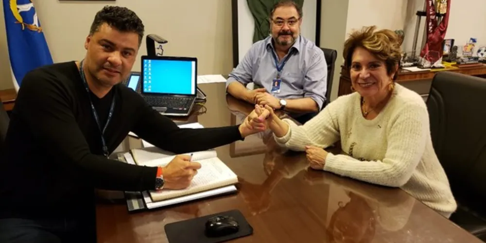 Transmissão do cargo aconteceu no final da tarde de quinta-feira (25)