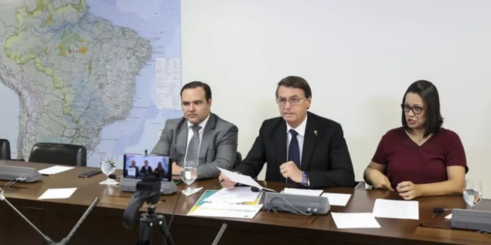 Imagem ilustrativa da imagem Em live, Bolsonaro
diz que pretende extinguir a Ancine