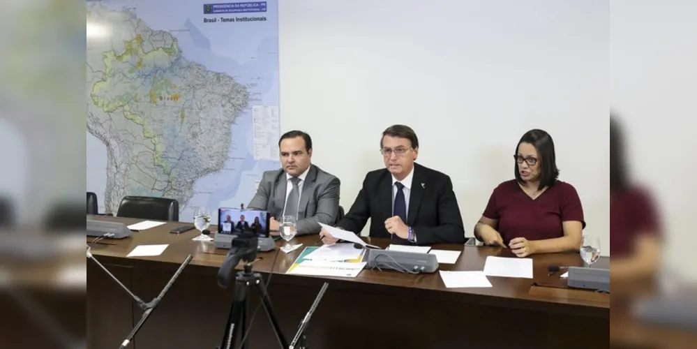 Imagem ilustrativa da imagem Em live, Bolsonaro
diz que pretende extinguir a Ancine
