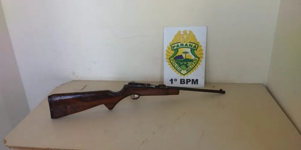 Arma de fabricação artesanal calibre .22mm foi encontrada na residência da vítima