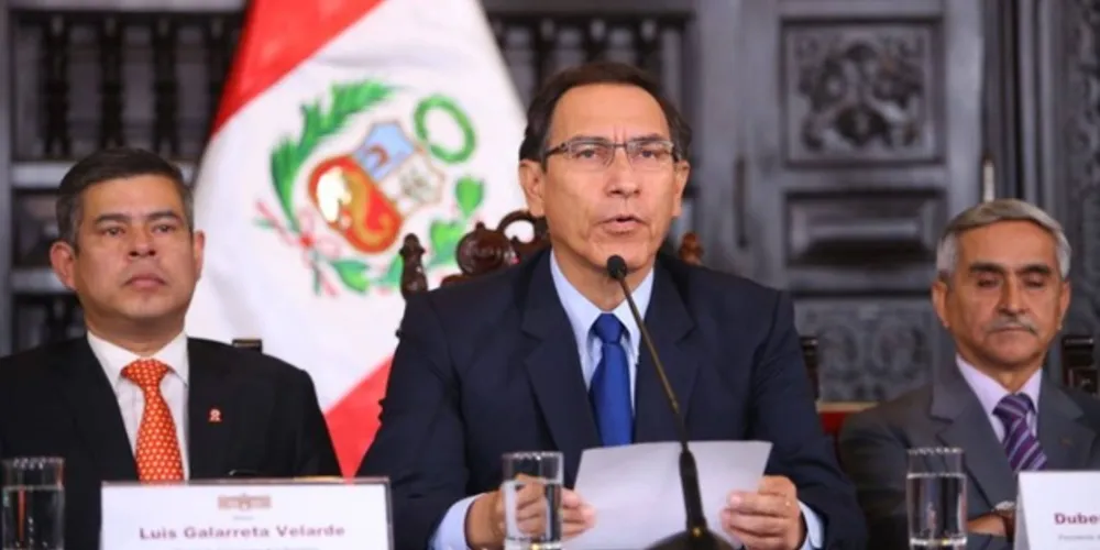 O presidente peruano fez o anúncio nesse domingo (28), no plenário do Congresso