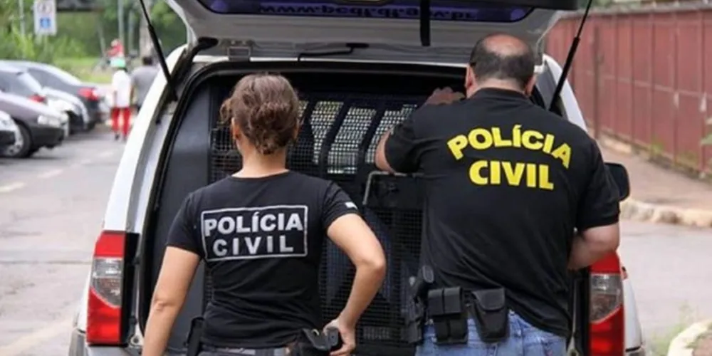 Suspeito foi detido em flagrante, segundo a polícia, com um carregador de fuzil e munição