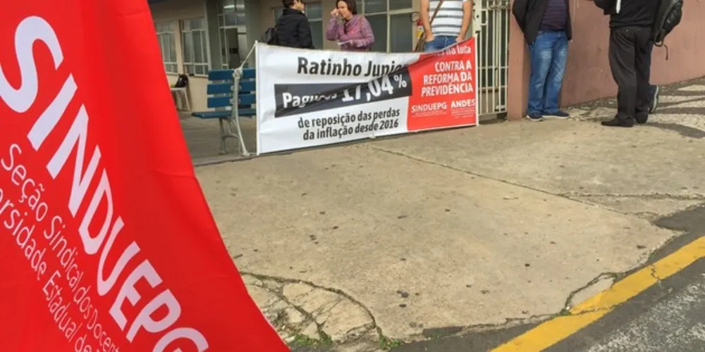 Professores de sete Universidades Estaduais estão em greve desde o dia 27 de junho
