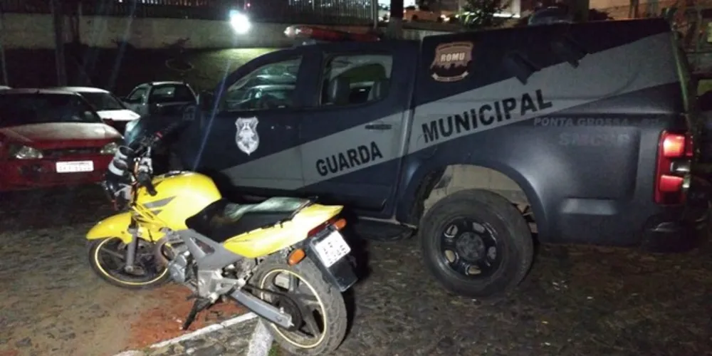 Veículo foi apreendido e levado à delegacia para ser periciado