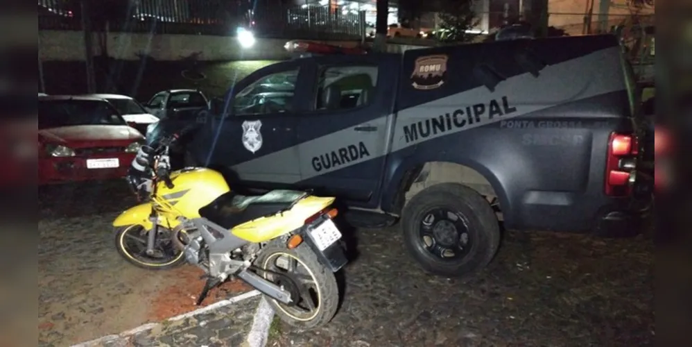 Veículo foi apreendido e levado à delegacia para ser periciado