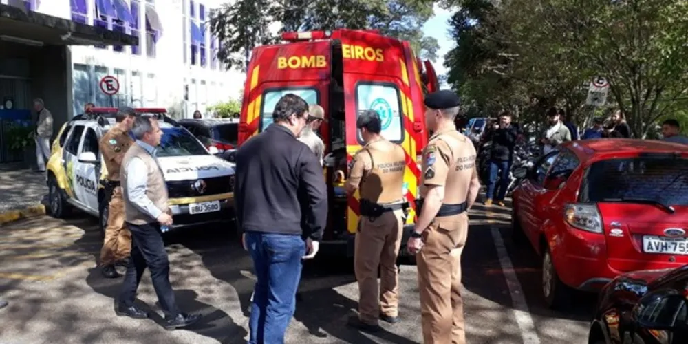 Vítima levou tiro na perna e foi levada pelos bombeiros e Samu até um hospital da cidade