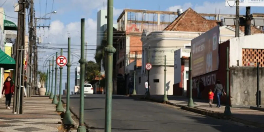 Trabalho da Prefeitura de Ponta Grossa inclui ainda a melhorias no asfalto, troca de sinalização e paisagismo