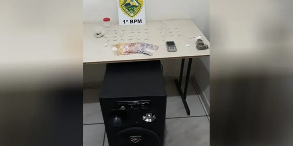 Além do produto recuperado, PM apreendeu várias porções de drogas