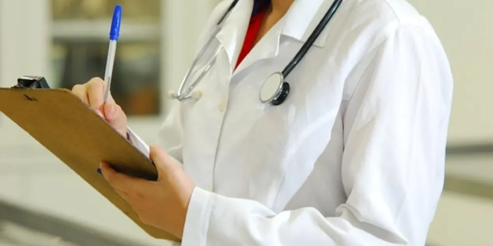 O governo espera que o novo programa seja mais atrativo na alocação de profissionais médicos em áreas de baixa cobertura de saúde pública