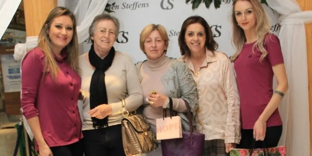 Wilter Lindolm, Raquel Xavier, Rute Marques, Rosecler Dalzoto e Patricia Ferreira 