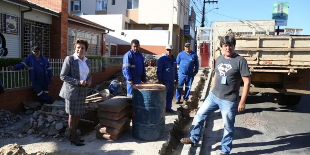 Trecho da via no Centro de Ponta Grossa terá trocas de iluminação, calçada, meio-fio e asfalto

