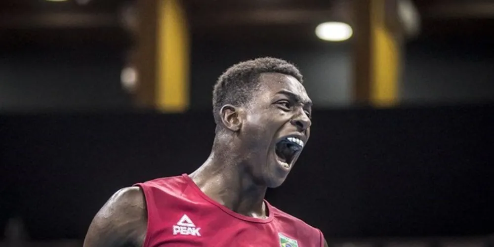 Keno Marley Machado ficou com a prata na categoria meio-pesado (até 81 kg)