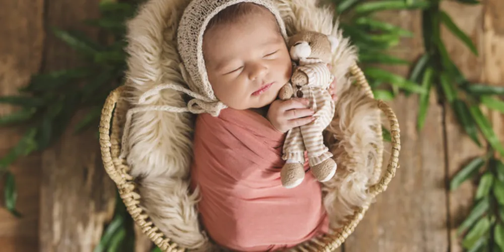 No registro do Estúdio Bonin Fotografia, o pequeno Gustavo de Oliveira Thomaz, filho do casal, Diogo Hubert Thomaz e Aline Cristiane de Oliveira Thomaz, que preenche nossa coluna de amor e doçura com essa foto newborn especial. Vale a pena conferir os trabalhos do Estúdio Bonin nas redes sociais, e agendar seu horário.