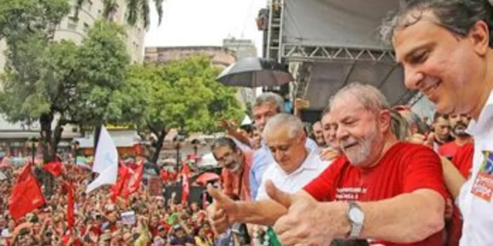 Lula participou de manifestação em Fortaleza e comentou sobre a posse