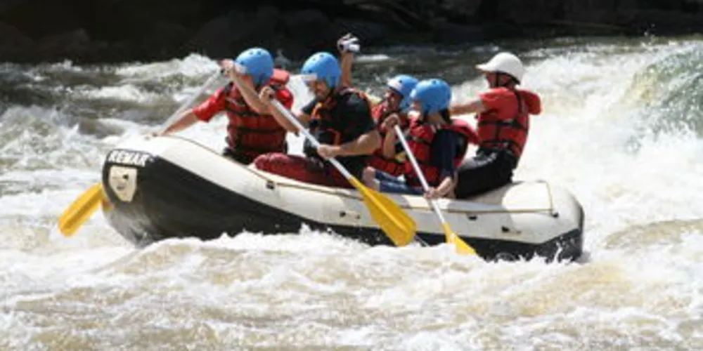 Rafting é uma das opções em Tibagi