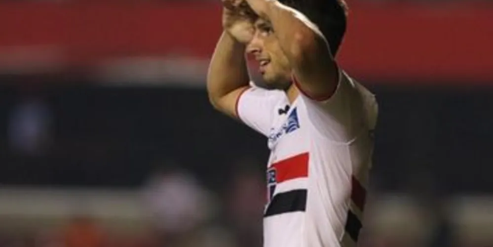 Calleri marcou quatro gols na vitória do São Paulo