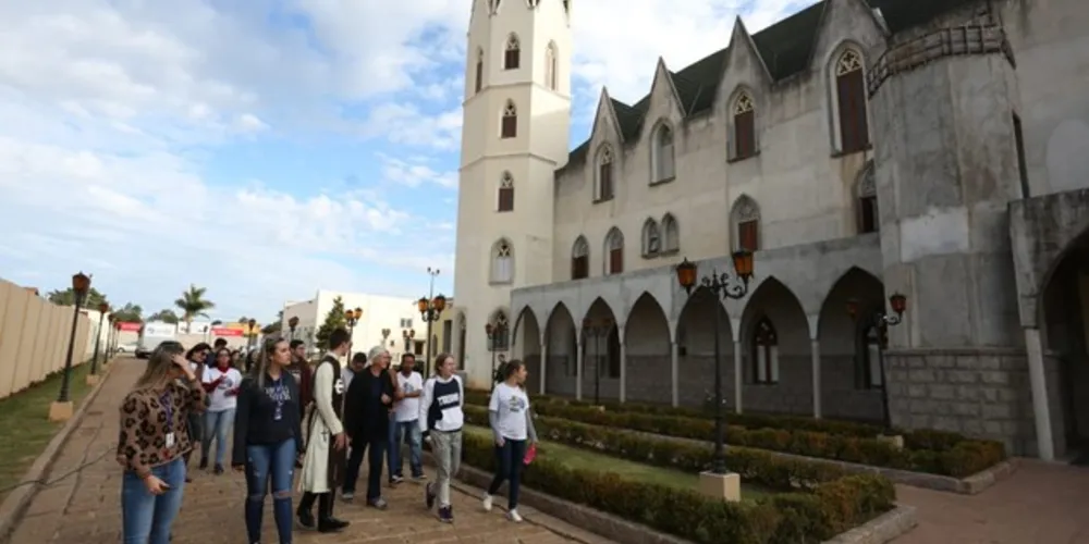 Como parte integrante das ações do projeto, a Setur iniciou, durante a tarde de hoje, a visita de acadêmicos de Turismo da UEPG a locais incluídos nos roteiros do projeto