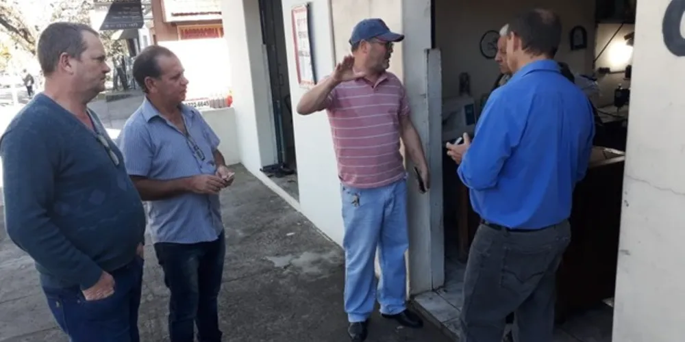 Imagem ilustrativa da imagem Comerciantes pedem vagas de estacionamento na Taunay