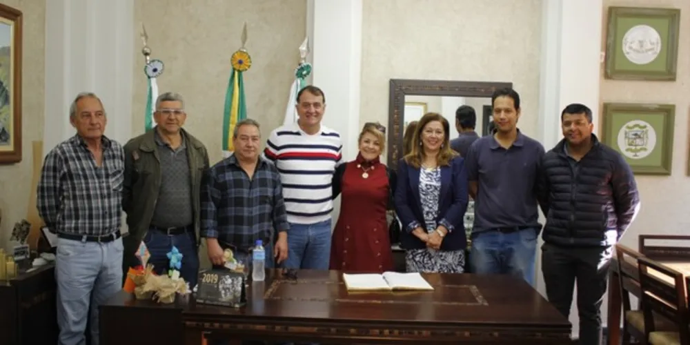 ​​​​​​​Em cerimônia realizada, nesta quarta feira (7), a prefeita em exercício transmitiu o cargo para Rildo Leonardi
