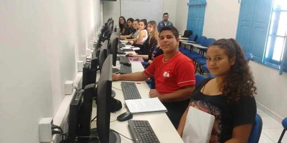 As aulas dos cursos de Auxiliar Administrativo e de Torneiro Mecânico já foram iniciadas