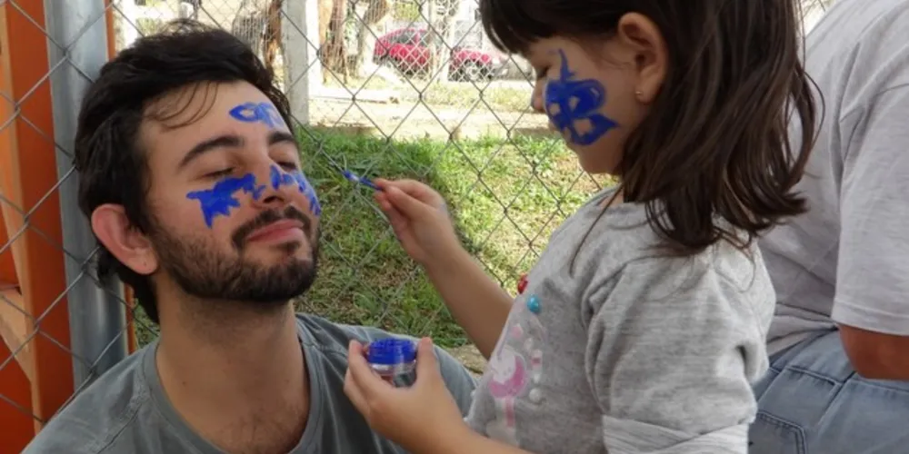 Foram 10 brincadeiras que divertiram pais e filhos