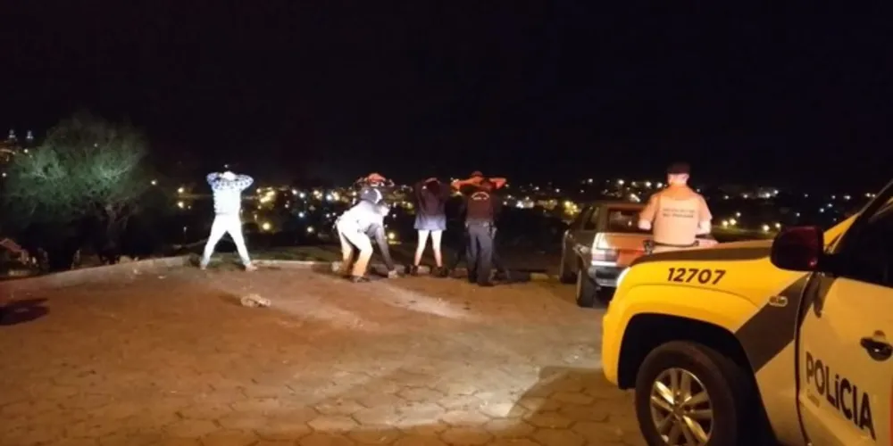 630 pessoas foram alvo de busca pessoal e identificação. Operação foi realizada em bares, casas noturnas e danceterias, além de praças e vias públicas