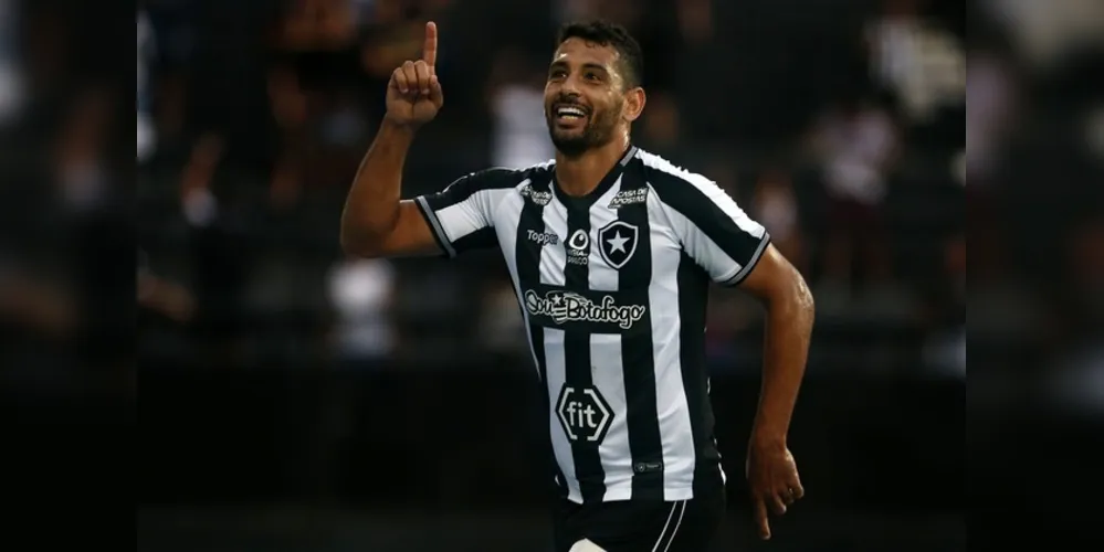Imagem ilustrativa da imagem Botafogo vira contra reservas do Athletico e vence por 2 a 1