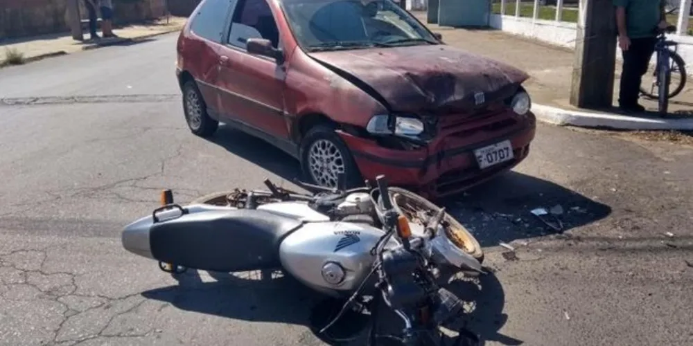 Acidente aconteceu por volta de 13h30 no Jardim Arapongas, em Castro