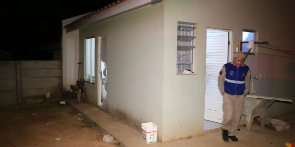 Agressores invadiram residência e atacaram morador